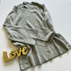 LOFT. Gray mock neck wide sleeve button detail sweater, size XXL EUC